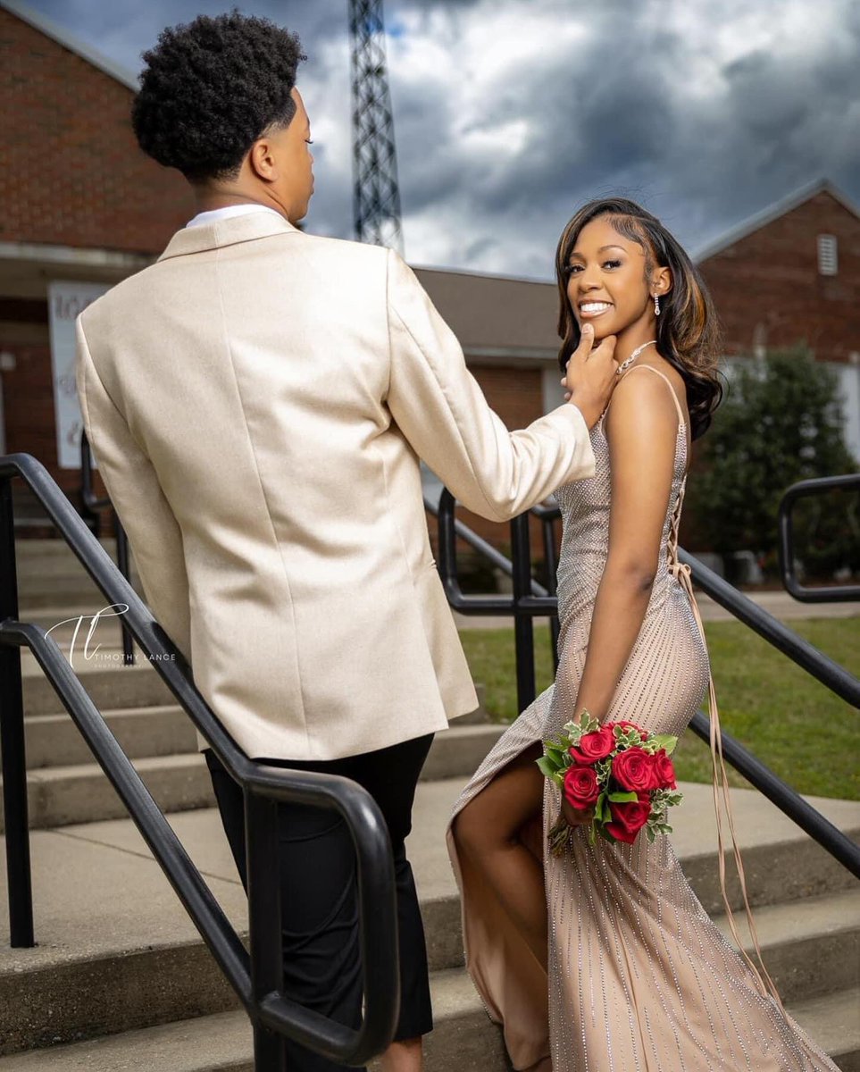 2peachyll's tweet image. #Prom24