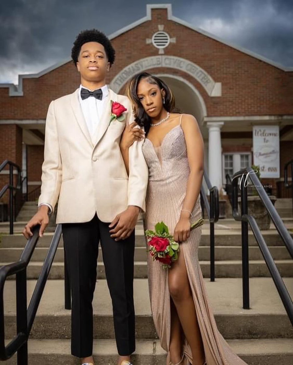 2peachyll's tweet image. #Prom24