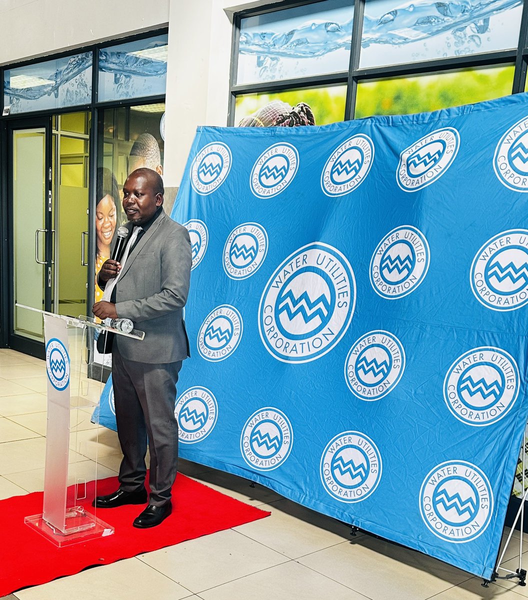 WUC BRINGS THIRD REVENUE 
OFFICE IN KGATLENG

Acting Chief Financial Officer, Mr Thabang Mogodi officially 
opened a new Revenue Office at Mochudi Service Centre in Kgabo 
mall marking as a third office in the district.
#TakingServicesToThePeople
#SomarelaThothi