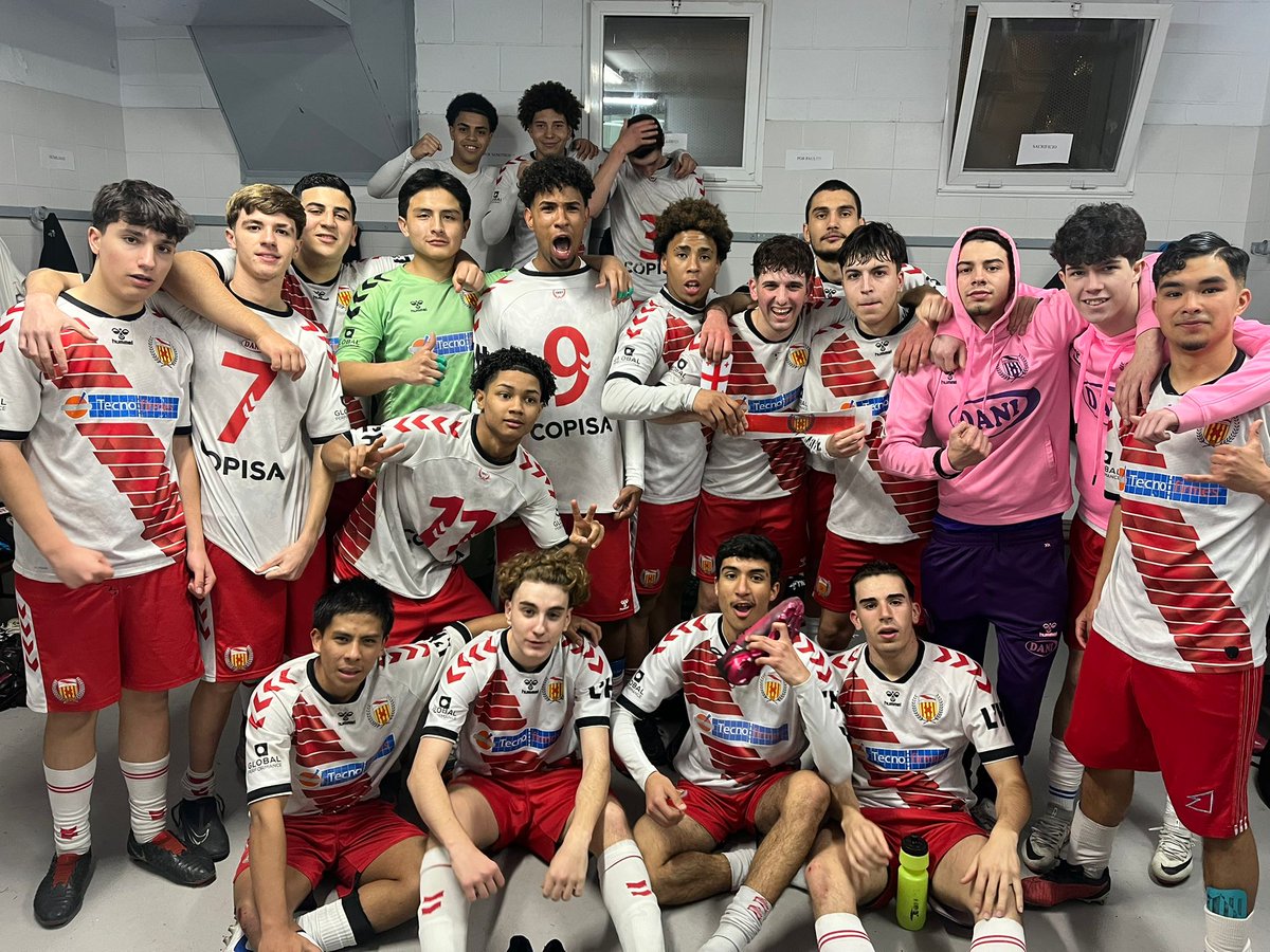 [MARCADOR JUVENIL]

🏆 2a Divisió | G17 | J21
✅️ JD 2-1 <a href="/pbanguera/">P.B.Anguera</a>
⚽️ Manel
⚽️ Canela

🎯 Dinovè triomf del conjunt de <a href="/Ramirez_Raul4/">Raul</a> que aixeca en 15 minuts el 0-1 en contra, encaixat al 65'.

#SomhiHospi #SomFutur⚪️❤️