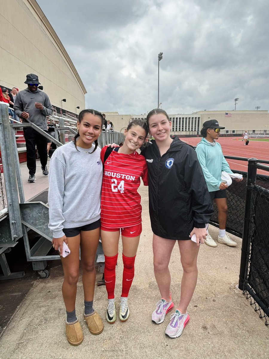 Had a great time watching <a href="/UHCougarSoccer/">Houston Soccer</a> and <a href="/TexasSoccer/">Texas Soccer</a> play today! Always fun to watch and learn what it takes to play at the next level. 

<a href="/beckenflower/">Fleur Benatar</a> <a href="/jaimefrias/">Jaime Frias</a> <a href="/J_cunningham23/">Jaelyn Cunningham</a> <a href="/Crich_0605/">Charlotte Richardson</a>