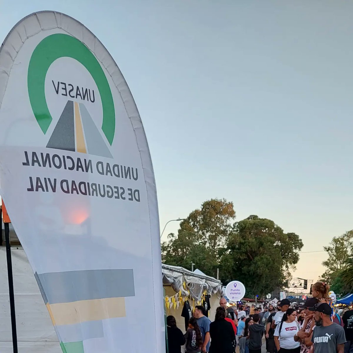 UNASEV's tweet photo. #canelones 🔸️una vez mas estuvimos presentes en la 6ta Fiestade la Cerveza Artesanal en Parque del Plata, #concientizando sobre los efectos del consumo de alcohol y otras drogas en la conducción.
#SeguridadVial #Prevención #transito #movilidadsegura https://t.co/MpNw3Uox6v