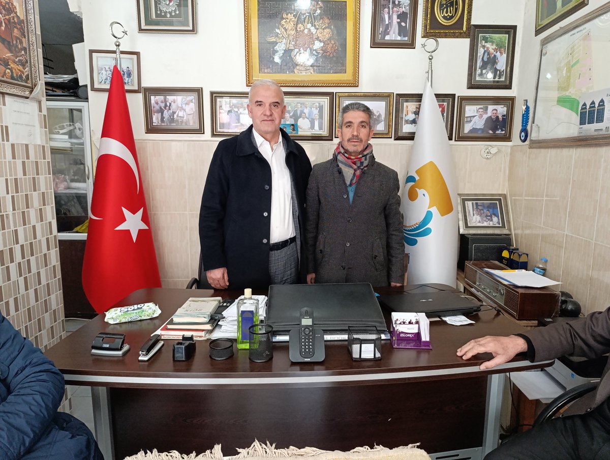 Değerli kıymetli kirvelerim Şanlıurfa Havalimanı Müdürü Sn.@İbrahimçiftçi Abdurrahman Portakal abim ve kıymetli mahalle sakinlerim bizleri şereflendirdiniz şeref verdiniz ayaklarınıza sağlık sizleri ağırlamaktan onur ve mutluluk duydum Allah cc sizlerin eksikliğini vermesin inş🤲