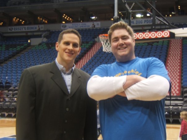 theearthstars's tweet image. #CTESPN #Blacker
Hey.. that&apos;s my buddy Mark Madsen behind you @AB84 ... back when he played for the @Lakers