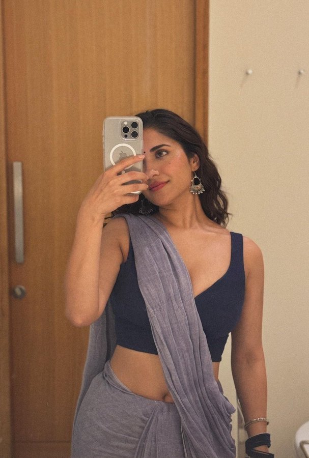 GJe3xenWsAAHAvT?format=jpg&name=900x900