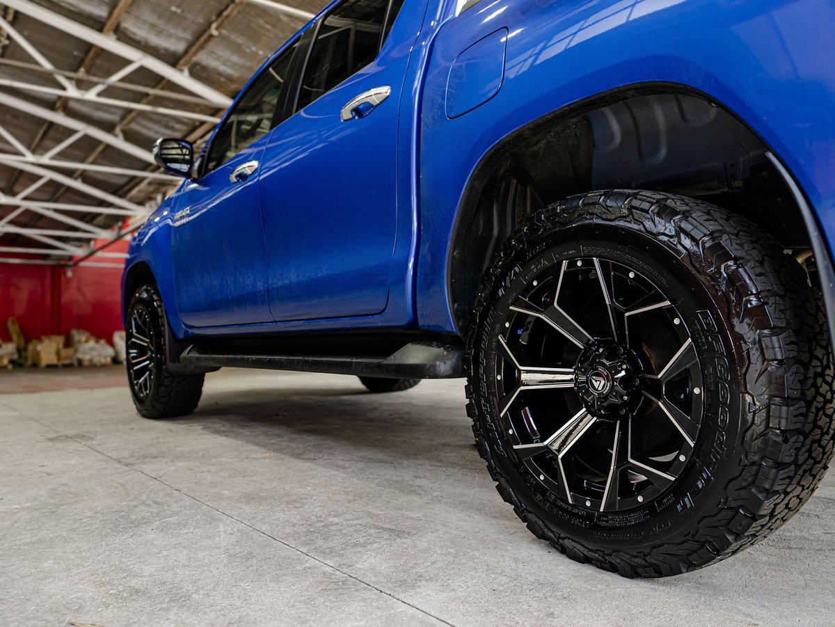 Toyota Hilux 2022 (4x2) 💙💙

Grudge Offroad Elite
18 x 9.0 ET12
Black Machined Face Milled Holes

#hilux #toyotahilux #newtyres #newwheels #toyotafamily #workvehicle #workhorse #trades #buildingandconstruction #ute #tempetyres