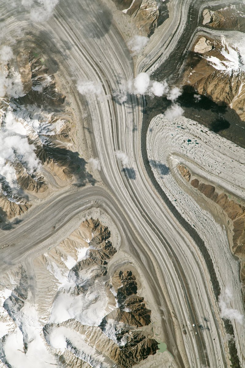 An astronaut capturing the Siachen Glacier in the Karakoram from Space Station @Space_Station using a @NikonUSA D5 camera. Looks like a piece of art on a canvas! 

@NASAEarth @NASA_ICE @igsoc