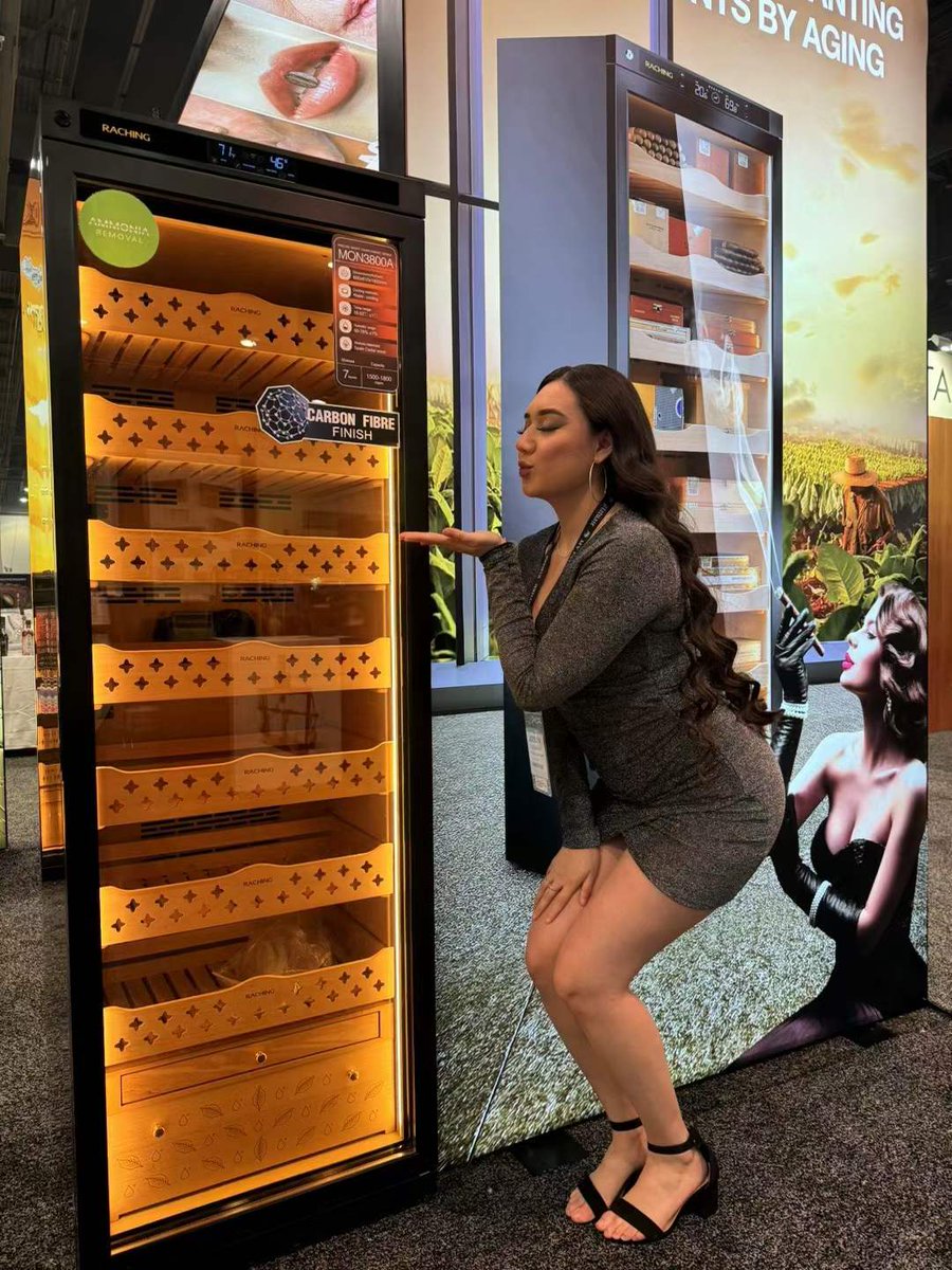 RachingEllen's tweet image. Sexy girl with nice Raching humidors.
#pca2024 #pca24 #cigarlife #cigaraccessories #cigarhumidor #cigarcabinethumidor #rachinghumidor #raching #tobacco #cigaraficionado #cigarsnob #botl #cigarlover #cigarboss #cigarlife #cigarlifestyle #habanos #stogie #cubancigar #cohiba