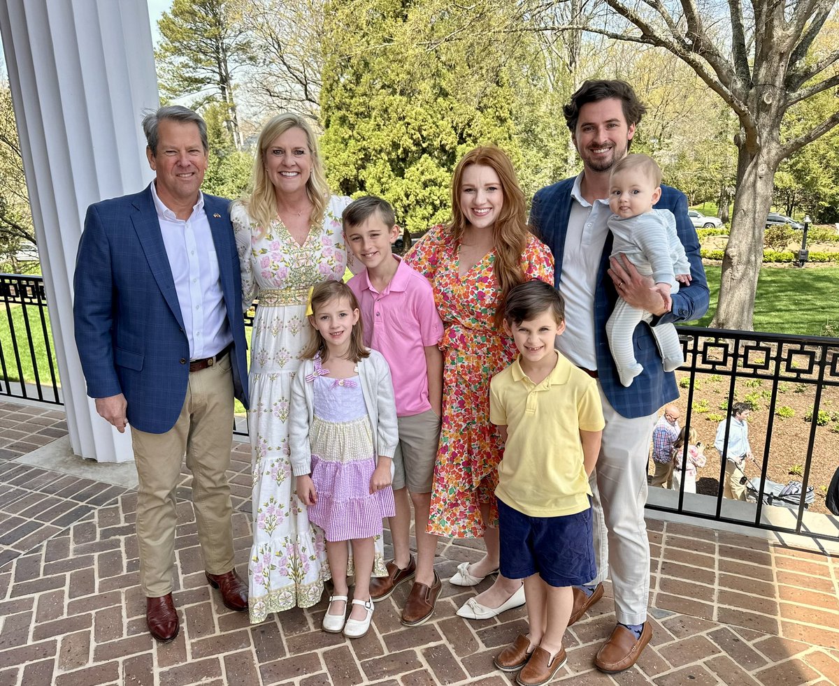 Happy Palm Sunday 🤍 It was a beautiful morning at the Governor’s Mansion hunting eggs. Thank you @GovKemp & @MartyKempGA for always hosting such a great time for the little ones!