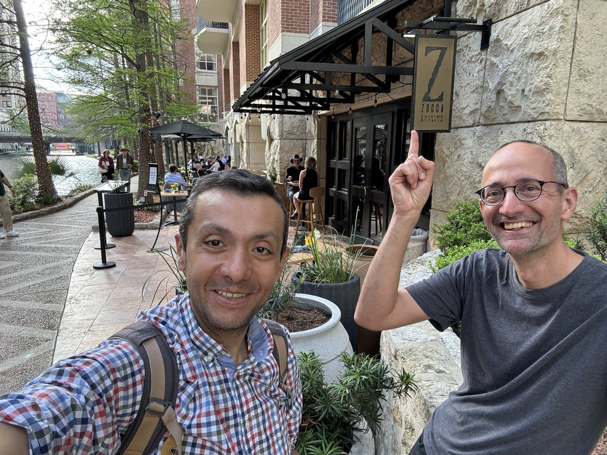 LabVogeli's tweet image. Fun times in San Antonio @ASBMB meeting @qvicens @Meg_Filbin @morkos_henen @LabVogeli #DiscoverBMB #NMR #RNA