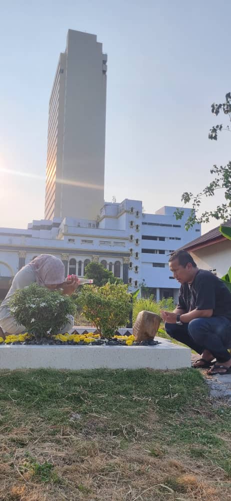 Assalamualaikum Baba..Fizal mai ziarah..Ramadhan kedua tanpa baba rasa rindu itu hanya allah yang tahu..Abah dan Mama pun dh ikut baba.. Al Fatihah