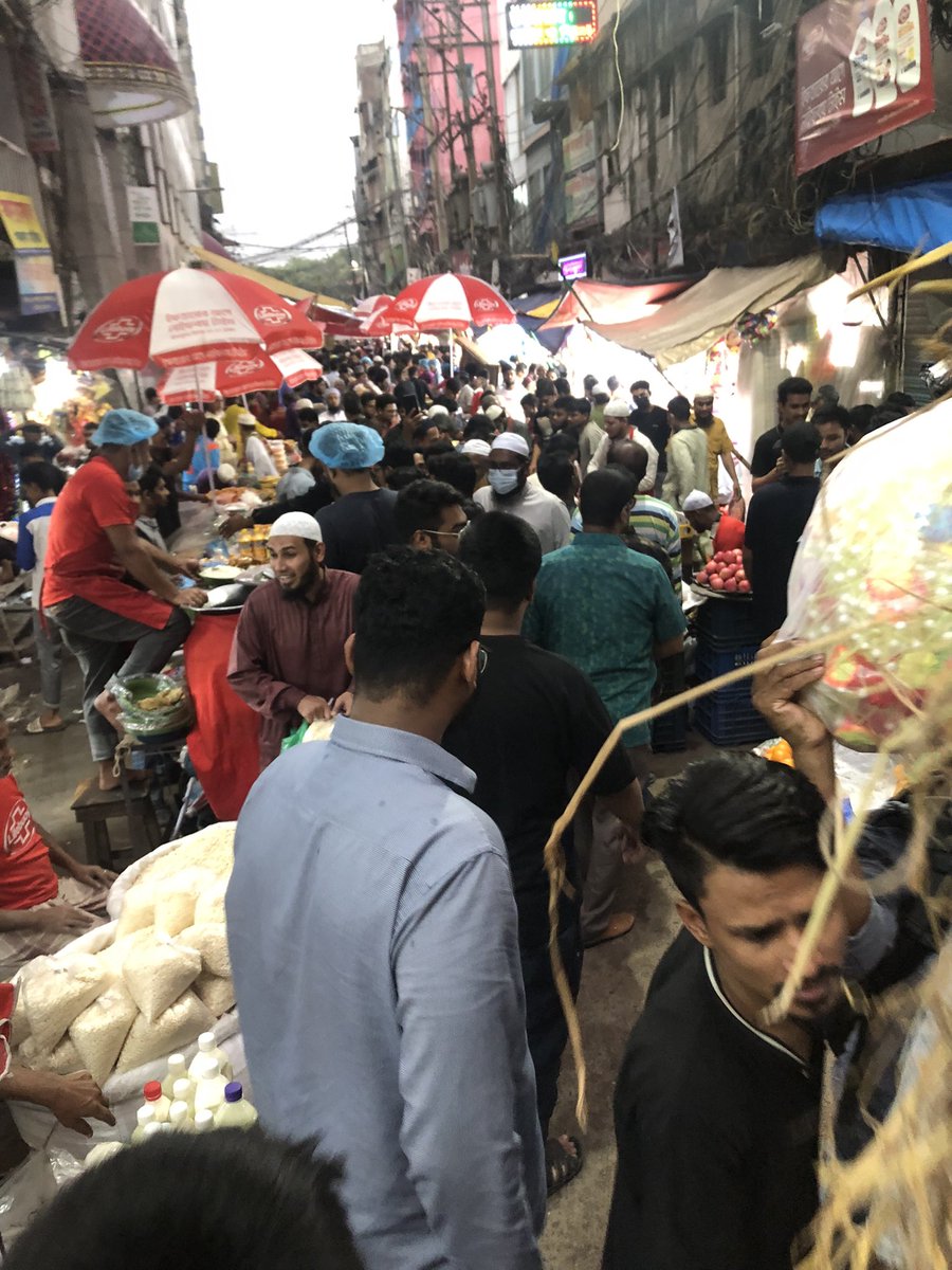 nmkanonda's tweet image. In Ramadan Famous Iftar Market At Chakbazar In OlD Dhaka Bangladesh
#Iftar #Ramadan  #Russia #bbtvi #BD #Muslims #MECCA