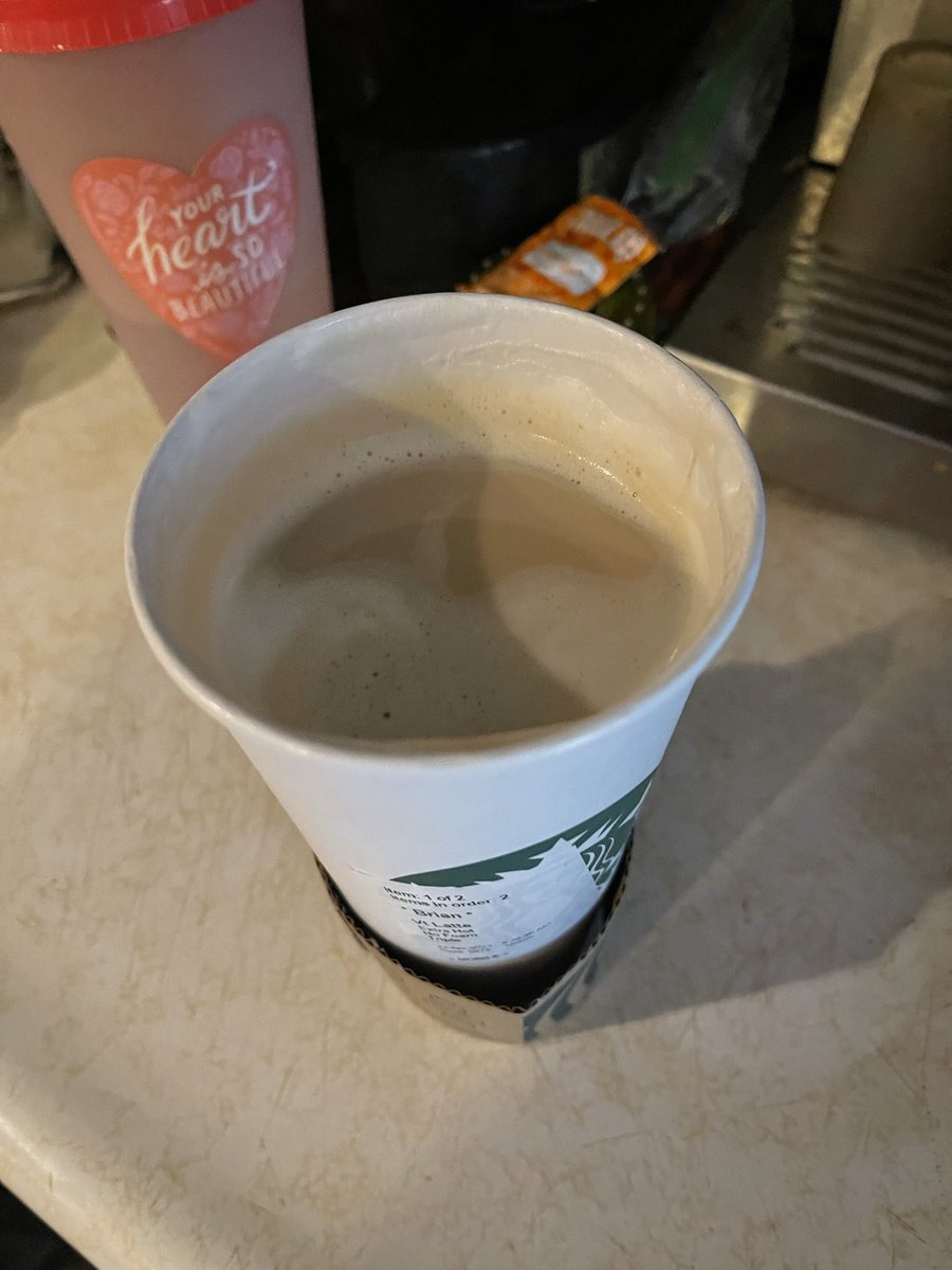 Detroitfishin's tweet photo. My Venti is now a Grande…. That’s theft to me! I ordered a $7.10 drink and can’t get it the way I order it. 
Please look @ my account activity before responding https://t.co/SiYtixeRB7