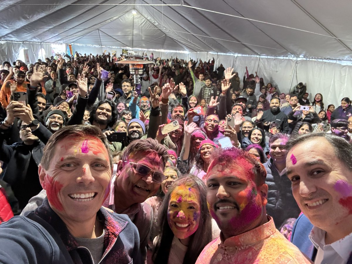 Happy #Holi2024 from the #Brampton Triveni Mandir along with Councillors @paulvicente and @RoweSantos 🎨