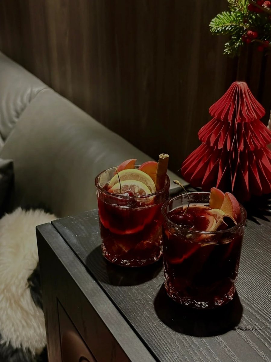 SportskiNovosti's tweet photo. 🍸Cocktails are conversation in a glass.🥂 https://t.co/1Iw3ApUDEt