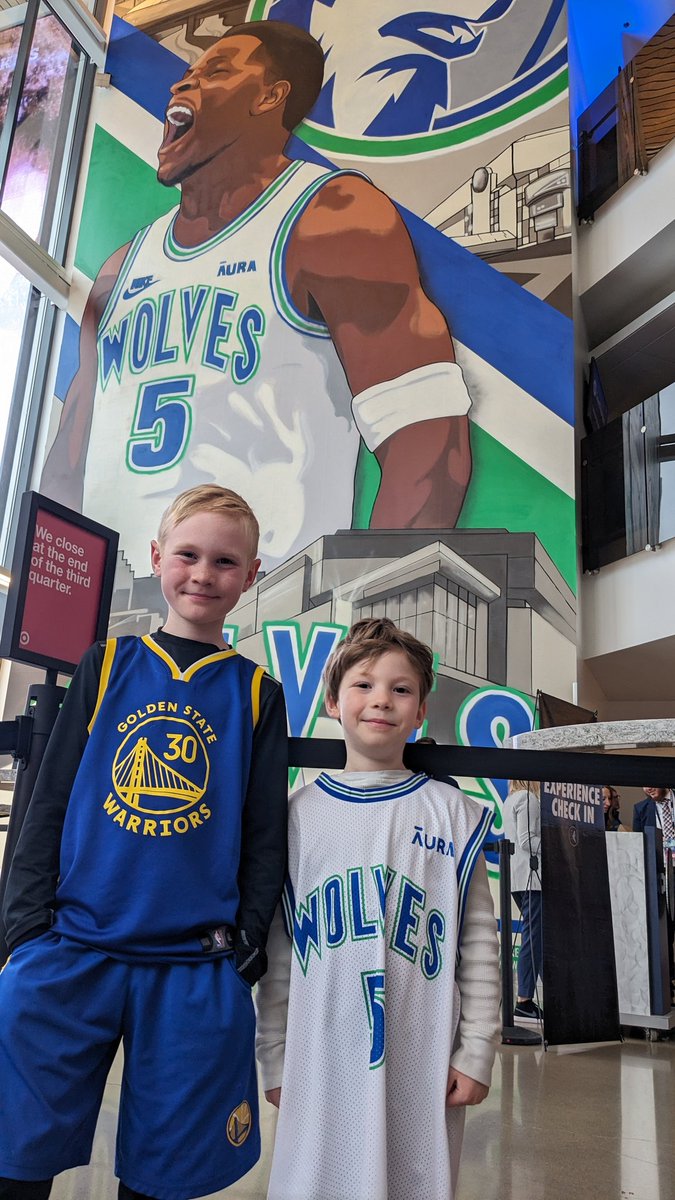 CopyCody's tweet image. Let's go Wolves! #PackPix #MinnesotaTimberwolves