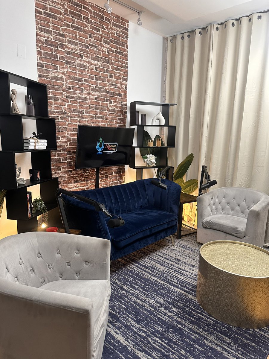 UniqueeFlavorz's tweet image. New beginnings 🎙️🙏🏾🔥
@DeoneDreaded @Q_TheUniquee @Devin237__ #StayTuned