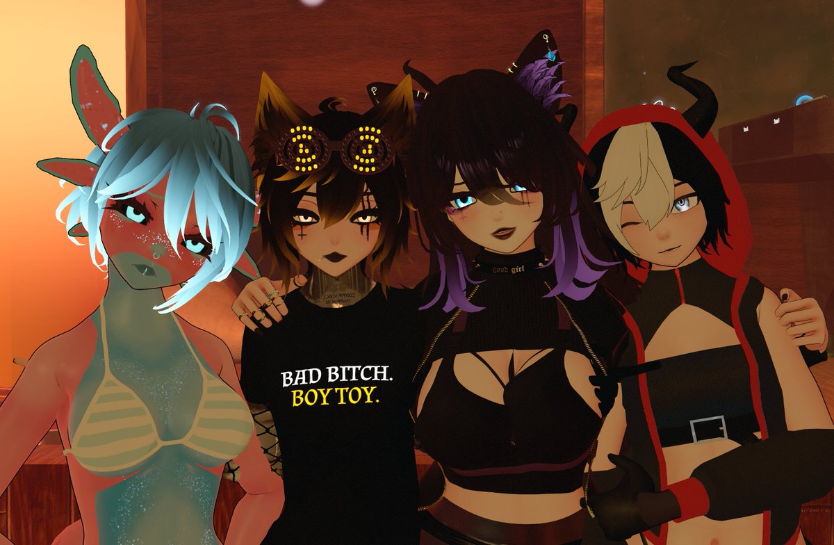 RyukoIsSimping's tweet photo. GANG GANG GANG // @RaagertVR @JaebaeVR @SkylarEDM_VT https://t.co/lmUs3wRqGL