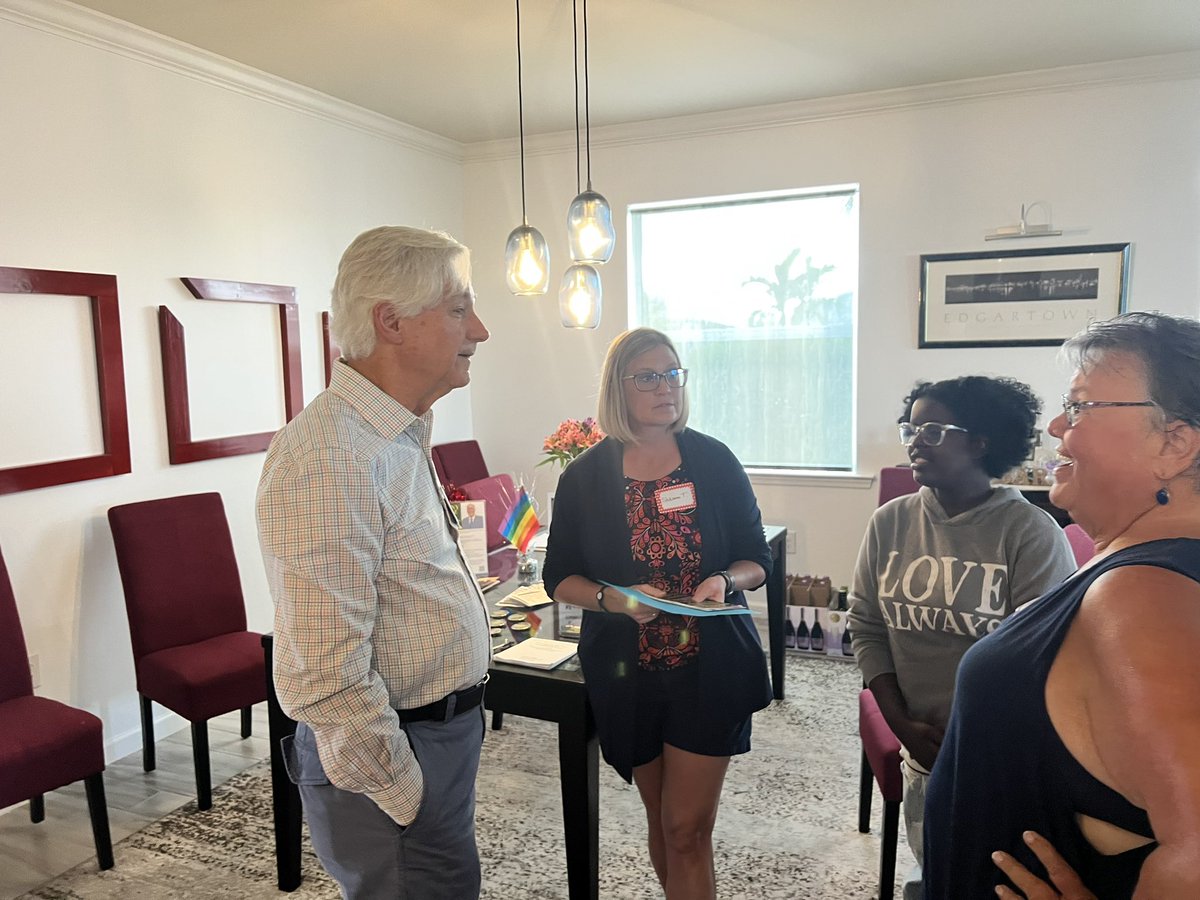 A great afternoon of listening and connecting with the Babcock Friends of Democracy! Had a good chat with their school leader about the importance of investing in education. #FL17