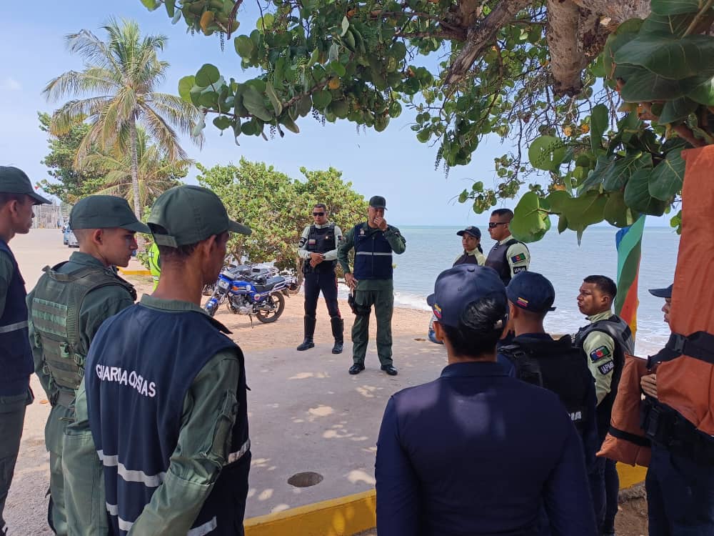 Efectivos de la <a href="/AB_GC_EPGCA/">Guardacostas Carupano</a> , realizan despliegue en las playas y balnearios del municipio Bermúdez, para ejercer funciones de Salvaguarda Naval durante el Operativo "SEMANA SANTA SEGURA 2Ø24"