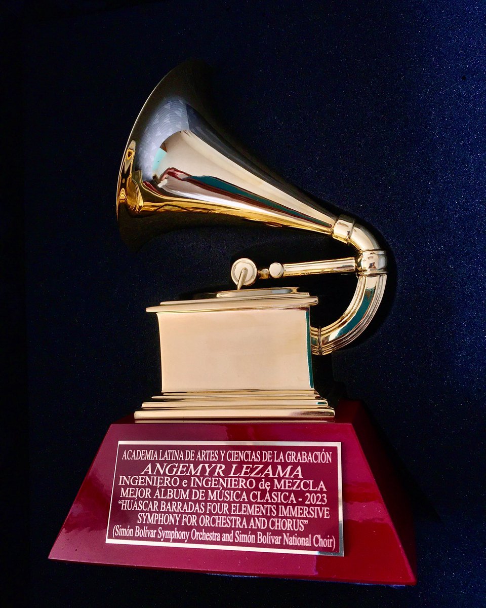 Engemyr's tweet image. Ya en mis manos. Muy feliz por este reconocimiento de la academia @LatinGRAMMYs