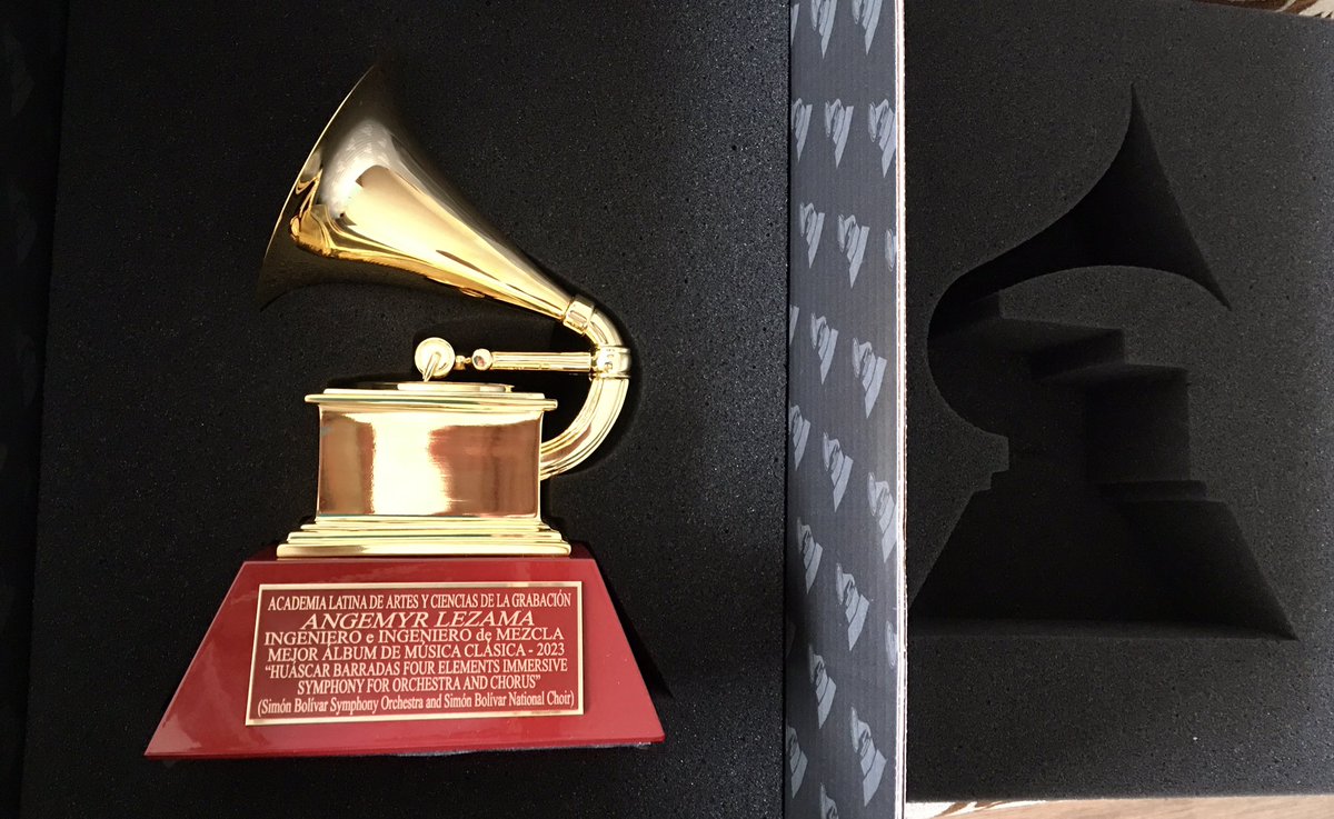 Engemyr's tweet image. Ya en mis manos. Muy feliz por este reconocimiento de la academia @LatinGRAMMYs