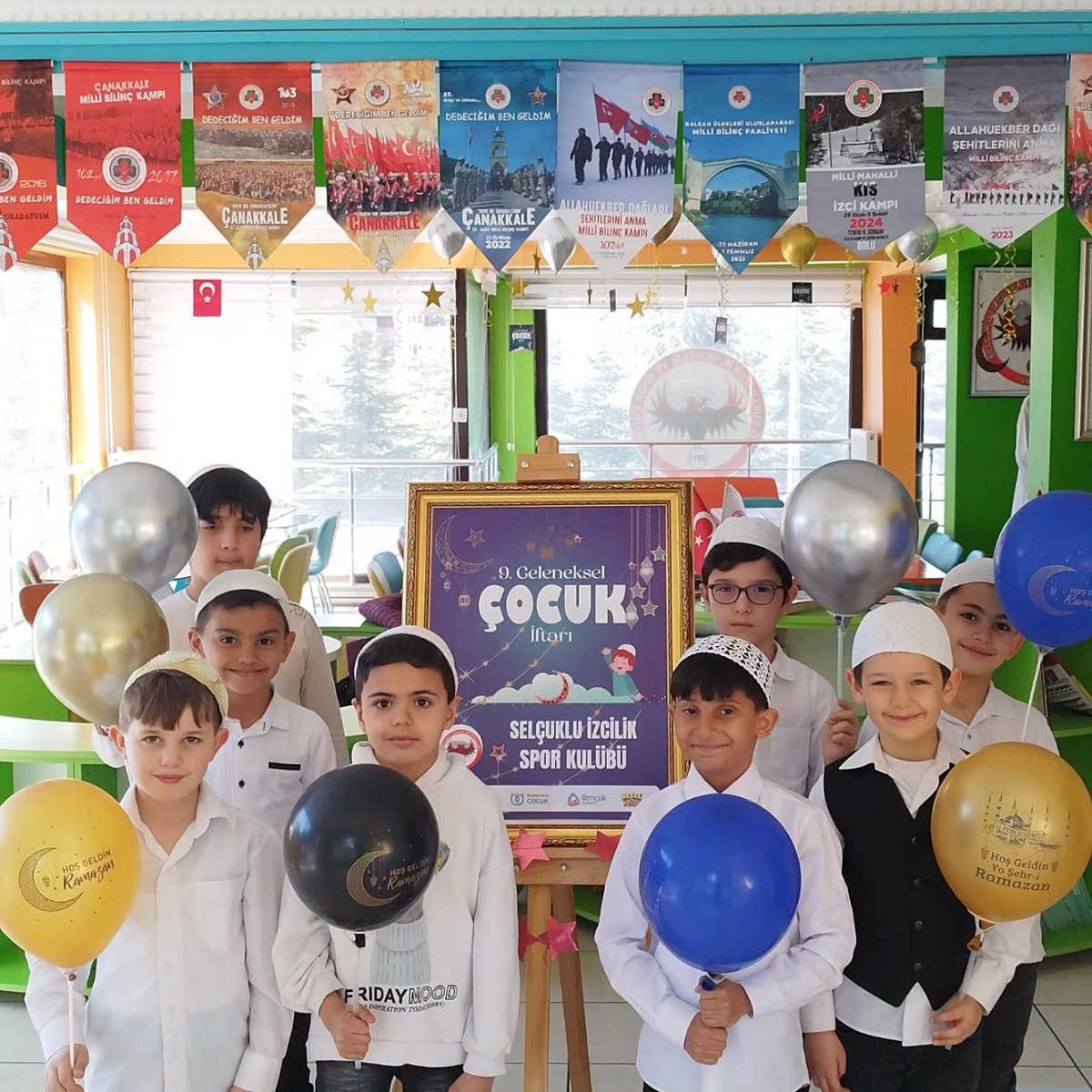 HedefizAkademi's tweet photo. 9. geleneksel çocuk iftarımızı gerçekleştirdik....
#selcukluizcilik 
#genclikkulupleri 
#çocukiftarı 
#ramazan https://t.co/5uu4JXIv2N