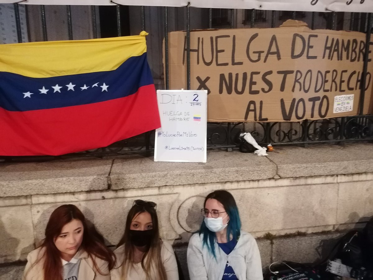 manuelmadrid_'s tweet photo. Excelente entrevista de @dplacer
a @lorenalima95 la venezolana q esta en huelga de hambre en Madrid exigiendo su derecho a inscribirse en el REP para poder votar el #28Julio
#ConVzla #AyudaVenezuela
#VenezolanosEnMadrid
#25Marzo
#YoLuchoPorMiVoto 

https://t.co/1sS1XcvZ1y https://t.co/6rRUfKi7YH