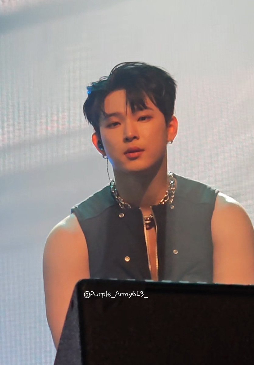 Purple_Army613_'s tweet photo. LEEDO HOW AM I SUPPOSE TO LIVE AFTER THIS?! 👀 I'm a puddle, literally 🫠🫠❤️🔥 I will see you again, Promise 🫶🏻 #Leedo @official_ONEUS #ONEUS #OneusinSeattle https://t.co/QvP94emAlP