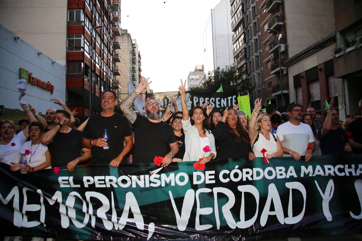 La movilización hoy es mucho más que #MemoriaVerdadYJusticia Esta masiva expresión cordobesa tiene que ver también con ponerle un freno al ajuste económico y a la pérdida de derechos. Es un grito de #NuncaMas a gobiernos que provocan y siembran odio y se olvidan de sus pueblos.