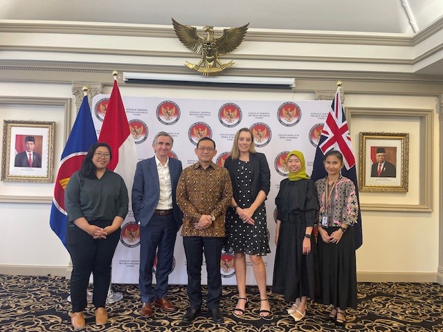 Exciting meeting with Indonesian Consulate! Discussed visitor economy growth & strengthening ties. 

#AustraliaIndonesia #sustainabletourism #collaborationopportunities #griffithinstitutefortourism  #griffithtourism #business 

@Griffith_Uni @GriffithBiz @Griffith_THS