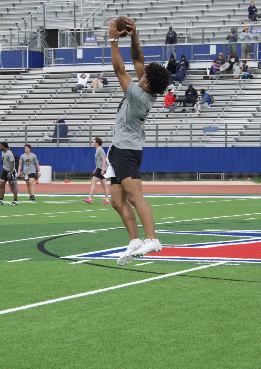 🗣️@CTJFootball 2025 QB @TyHawk1ns DID IT ALL TODAY AT @Elite11 AUSTIN❗️ @CoachTPMiller @YVQBacademy @kendalbriles @Rivals @adamgorney @Greedy_Elite #satxhsfb