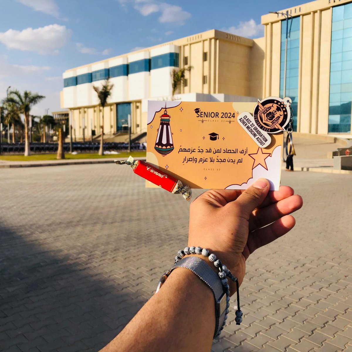 abdelazizawis's tweet image. أزف الحصاد لمن قد جدَّ عزمهمُ
لم يدنُ مجدٌ بلا عزم وإصرارِ 🖤
#Class32