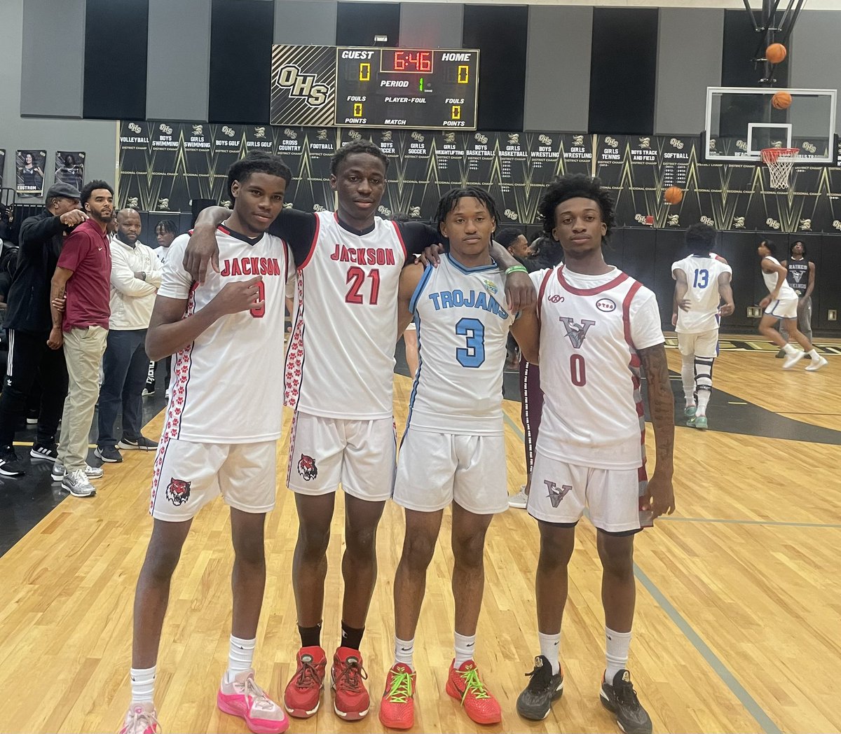 Mark•Holland 🤙🏾 (@mark__holland) on Twitter photo Great representation of Northside basketball in North Florida.
#InviteOnlyAllStarGame live from The Palace <a href="/OHSKNIGHTSBBALL/">OHS⚔️KNIGHTS🏀</a>
<a href="/JaylenDopson0/">Jay</a> <a href="/RonaldDurham21/">Ronald Durham</a> @caleb3williams & Jeremiah White
<a href="/RainesHoops/">Raines Basketball</a> @Ambassadors4Jax <a href="/RibaultBBball/">Jean Ribault Boys Basketball</a> <a href="/inviteonlyhoops/">Inviteonlysports</a> Great representation of Northside basketball in North Florida.
#InviteOnlyAllStarGame live from The Palace <a href="/OHSKNIGHTSBBALL/">OHS⚔️KNIGHTS🏀</a>
<a href="/JaylenDopson0/">Jay</a> <a href="/RonaldDurham21/">Ronald Durham</a> @caleb3williams & Jeremiah White
<a href="/RainesHoops/">Raines Basketball</a> @Ambassadors4Jax <a href="/RibaultBBball/">Jean Ribault Boys Basketball</a> <a href="/inviteonlyhoops/">Inviteonlysports</a>
