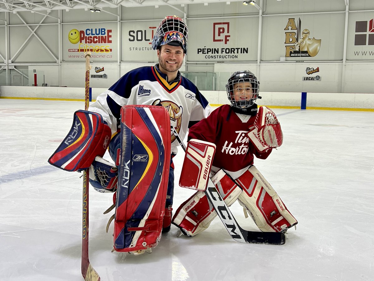 La politique, c'est du sport, mais ça ne battra jamais d'être sur la glace, encore moins lorsque ce moment est partagé pour la première fois avec un de ses enfants. Vive le hockey et les beaux moments que ça nous fait vivre. @QMJHL @ABTitan