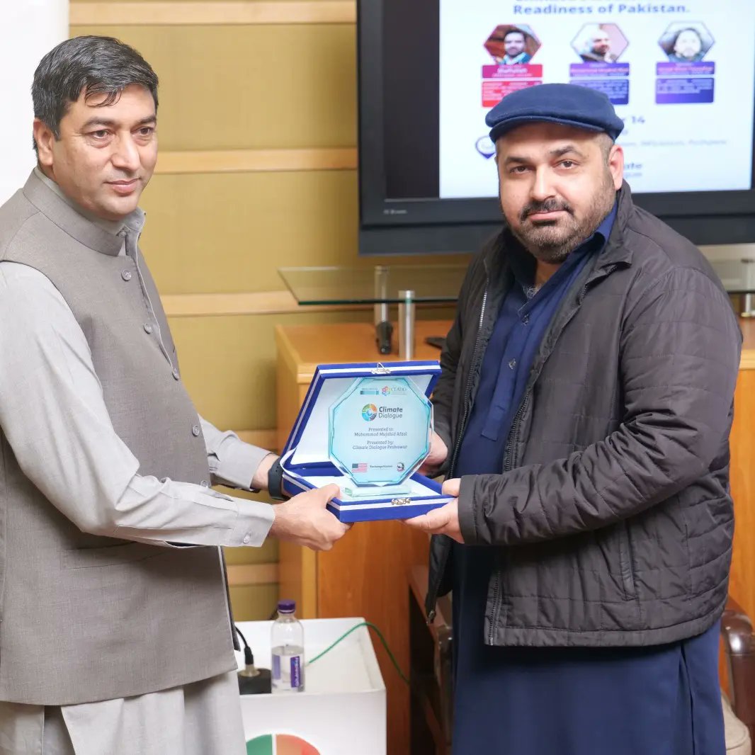 cdpeshawar's tweet photo. Joint Director Dr. Atta Ur Rehman highlighted the importance of collaboration between NGOs, government, and academia for effective climate action. #ClimateDialogue #PakistanReadiness https://t.co/r9NTiBwb36
