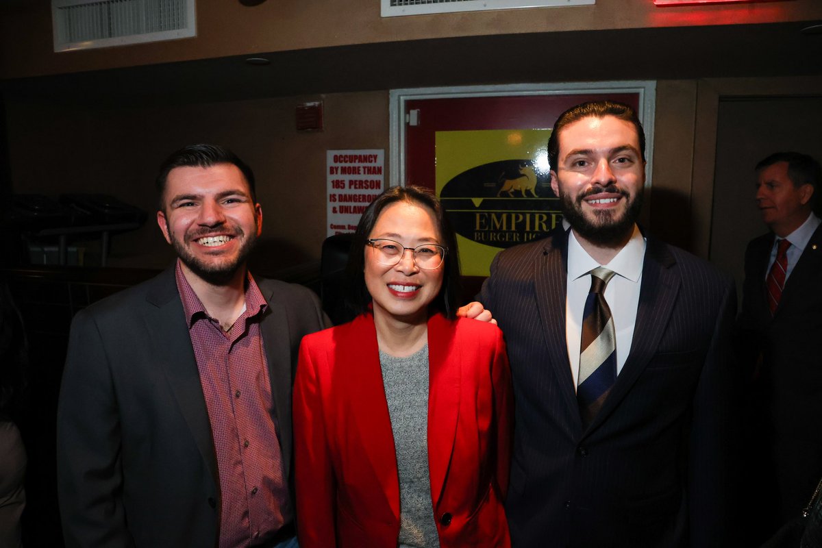 Last week at an event hosted by US Senate Candidate, Josh Eisen, members of the Club and our Caucus heard from great Queens candidates such as Yiatin Chu and Tom Sullivan. If you missed it or are looking to relive a great night, pictures will be released soon!