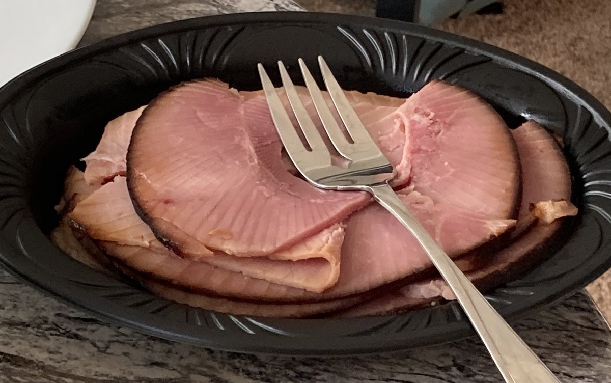 As Mom, Sometimes I cook a nice meal …

And sometimes I surprise everyone by ordering from the Honeybaked Ham company!!

#NoDishes
#NoRegrets