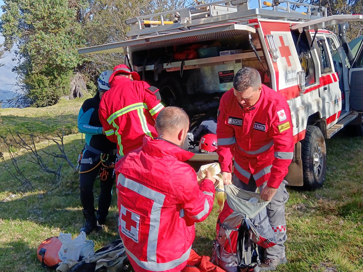 CruzRojaCRC tweet picture