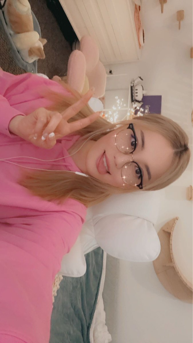 hi it’s me again twitch.tv/angelskimi