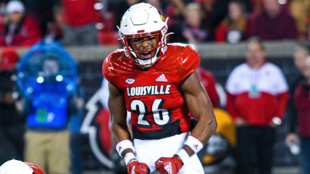 AGTG after a great conversation with @CoachCBarclay i’m extremely blessed to have received an offer from The University of Louisville ! #GoCards @LouisvilleFB @JeffBrohm @GregBiggins @SWiltfong247 @adamgorney @ChadSimmons_ @RivalsPapiClint @ErikKimrey @cbrownrun11 @ECWagnac