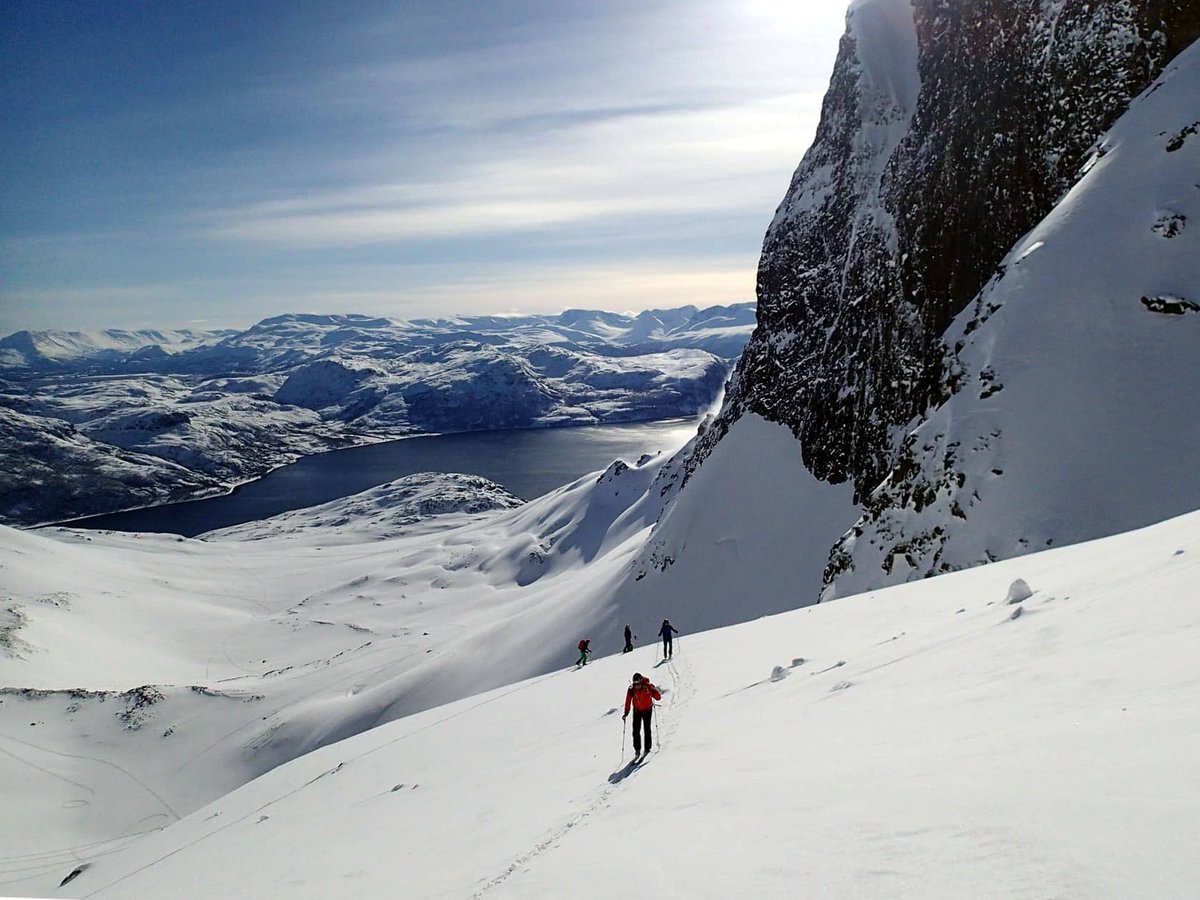 If ski touring the incredible Lyngen Alps in Norway has always been on your bucket list, there is still a chance to join a tour in April powderhounds.com/Europe/Travel-… Availability: 7-14 APR for 1 inter BC skier 14-21 APR 1 inter & 1 adv BC skier 21-28 APR 1 inter & 1 adv BC skier