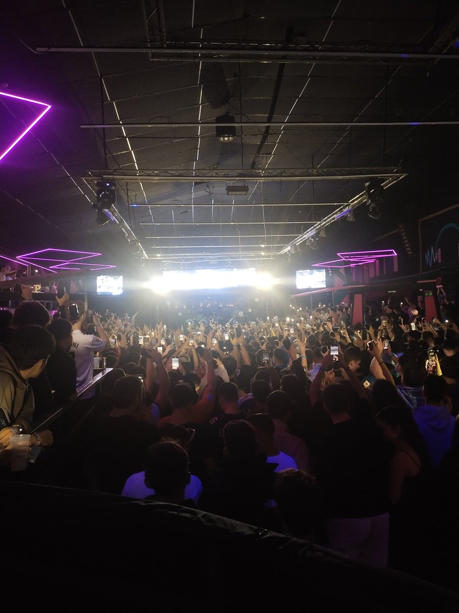 dadadaigo3's tweet photo. va a ser difícil superar este fin de semana

final de gira de invierno con raul clyde ✅

la que se nos viene a partir de ahora va a ser histórica pffff https://t.co/2HpvHSindX