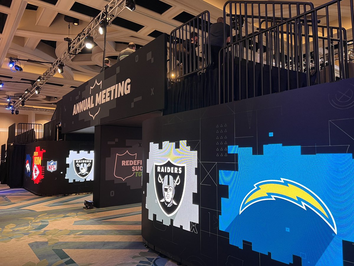 The @Vikings are here at #NFL Owners Meetings and ready to take your Pick 6 fan questions to the experts! Drop below or fill out the form to submit yours: mnvkn.gs/3OgaWIO #vikings #skol