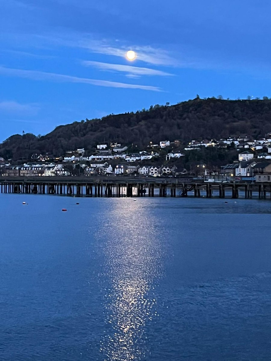 'Gourock evening walk'

Thanks to benjbarrzy on Instagram for the photos 📸

Discover Inverclyde 👇
discoverinverclyde.com

@Scotland | @VisitScotland 

#DiscoverInverclyde #DiscoverGourock #Gourock #ScotlandIsCalling #ScotlandIsNow #VisitScotland #Scotland