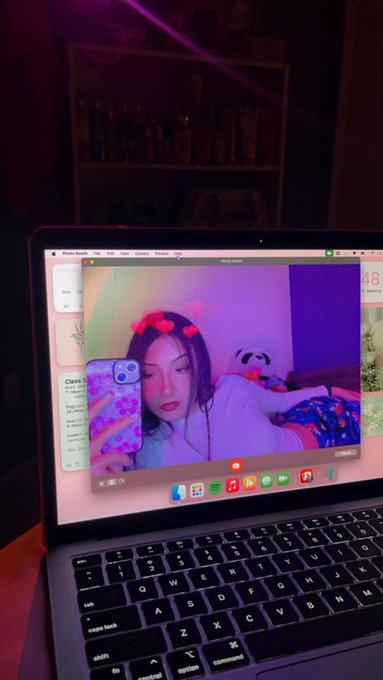 Watch Scarlette's leaked NSFW photo on TwXstars