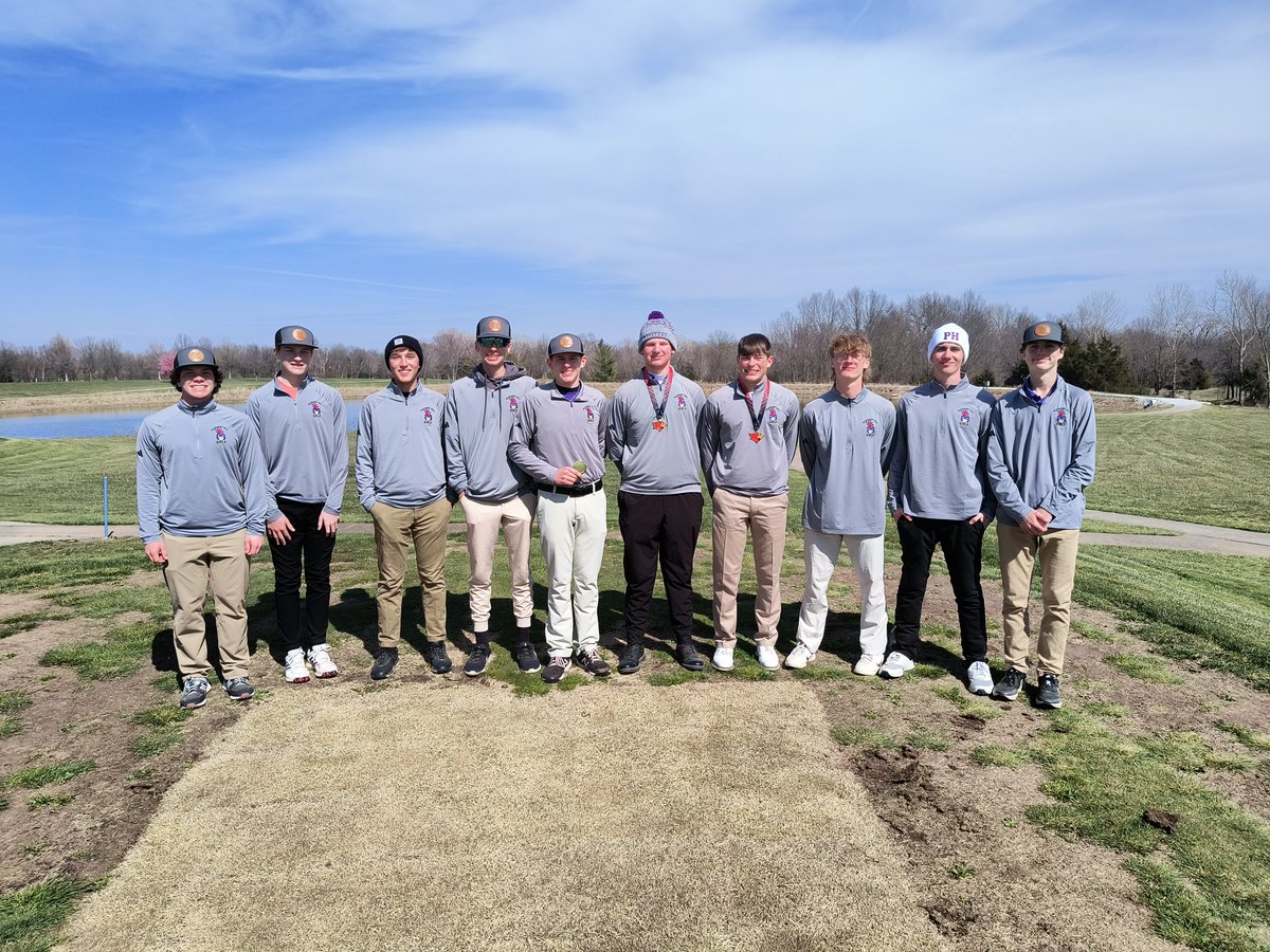JohnBeaman_Ret's tweet photo. Very proud of the effort of all the boys Friday and Saturday. Friday ended with a cold front pushing through and Temp dropped 15+ degrees in < 1hr winds picked up to 20+ mph. Sat. was cold and windy, temps were⬇️40 until 12. They persevered and reaped the rewards. @PHillgolfteam https://t.co/7OZGqronWF