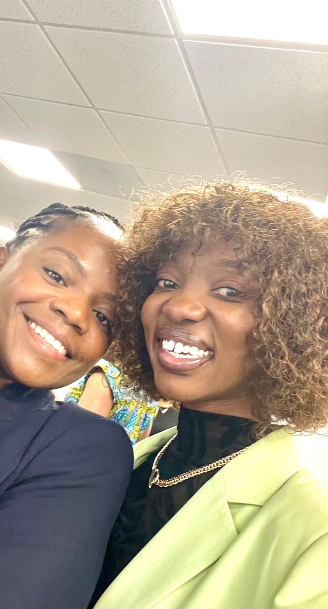 Orabib's tweet photo. J'ai enfin rencontré @BibiNdala 🥰 il reste @DhegoB  😅

Merci à @itsbisonabiso pour cet event de l'année qui célèbre la femme Congolaise 🙌🏾🇨🇩 https://t.co/pNVThvahkH