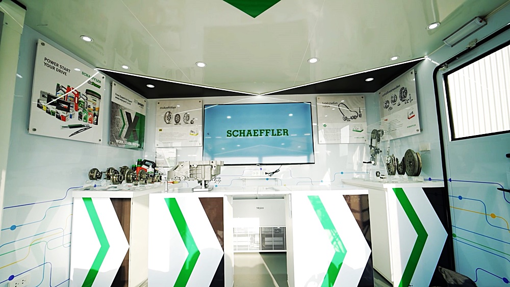 Indochina_Times's tweet image. แชฟฟ์เลอร์ เปิดตัวศูนย์ฝึกอบรมเทคนิคเคลื่อนที่ครั้งแรกในภูมิภาคเอเชียตะวันออกเฉียงใต้ “เร็พ เอ็กซ์เพิร์ด องค์ความรู้สู่ความสำเร็จ (REPXPERT - Knowledge for Your Success)”
indochinatimes.net/2024/03/Schaef…
#Schaeffler #REPXPERT #KnowledgeforYourSuccess