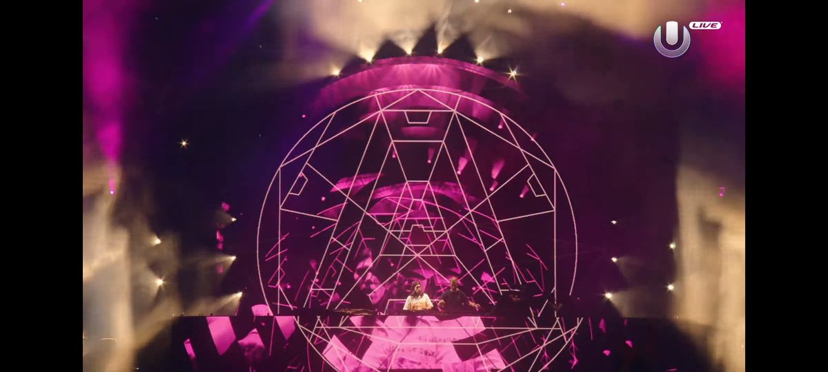 afrojack_31's tweet image. No words it's outstanding 🤌🥲🥹😭😭😭😭😭😭 @arminvanbuuren #UltraMiami2024 #ultra2024 #UltraMusicFestival magical